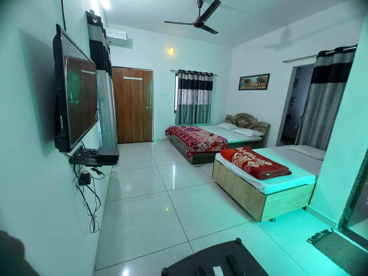 Jai Swaminarayan Delux Homestay Garudeshwar Luaran gambar